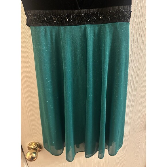 Girls Speechless Green Black Velvet Top Sparkle Christmas Dress Size 7 - Picture 2 of 3